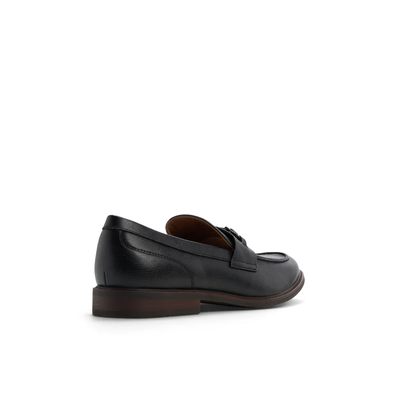 كول ات سبرنج PORTOLA Solid Metal Detail Loafers
